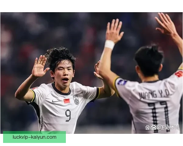 中国队在亚洲杯小组赛中失利，整体表现令人担忧